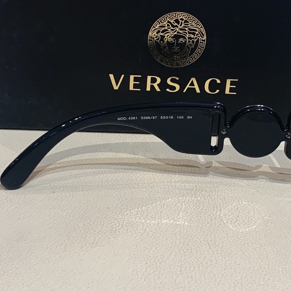 New Authentic Unisex Versace Sunglasses - Picture 10 of 14
